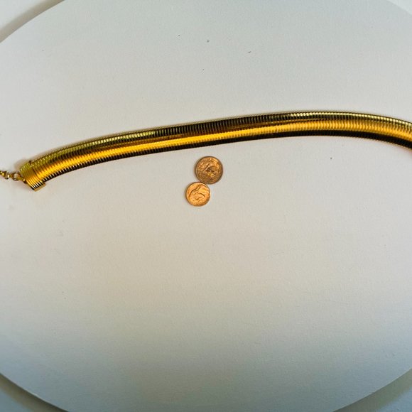 2 ITEMS set of Thick gold tone MONET snake chain & 4 leaf clover earrings - Picture 4 of 7